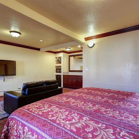 Welcome Inn Ингълуд Екстериор снимка