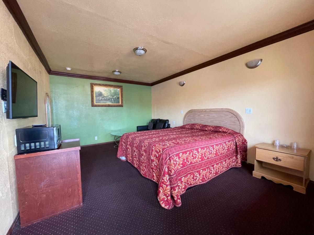 Welcome Inn Ингълуд Екстериор снимка